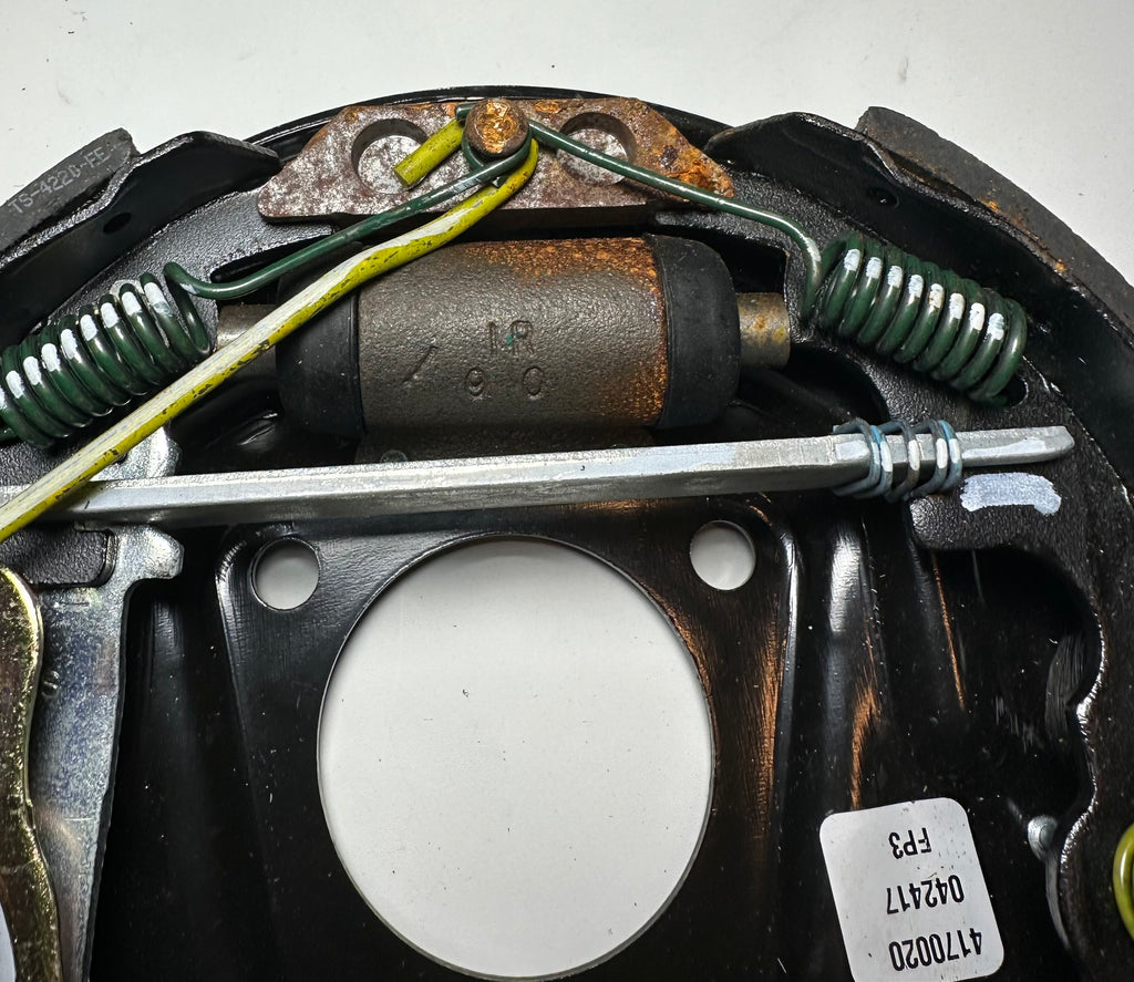 893582 Cushman RH Rear Drum Brake Shoe Assembly Waco Turf , Suite