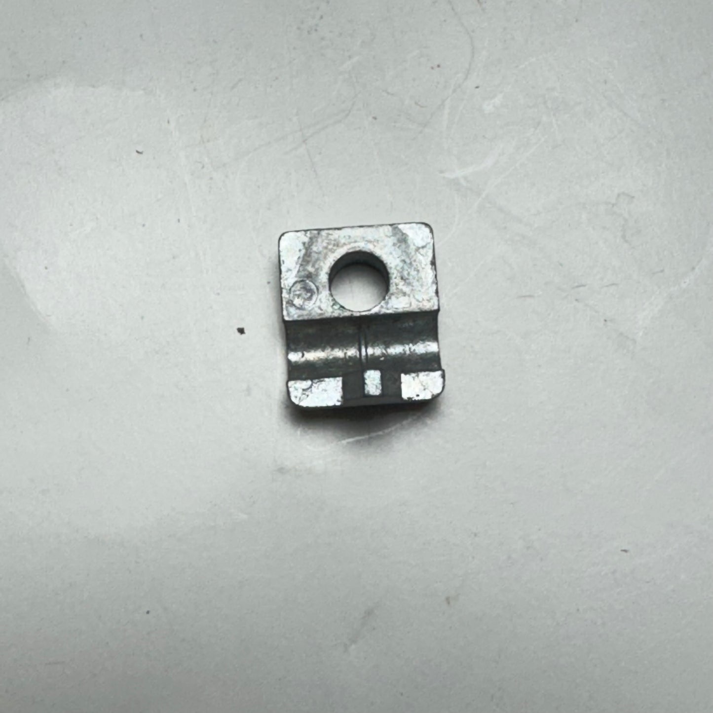 690798 Briggs & Stratton Clamp Casing